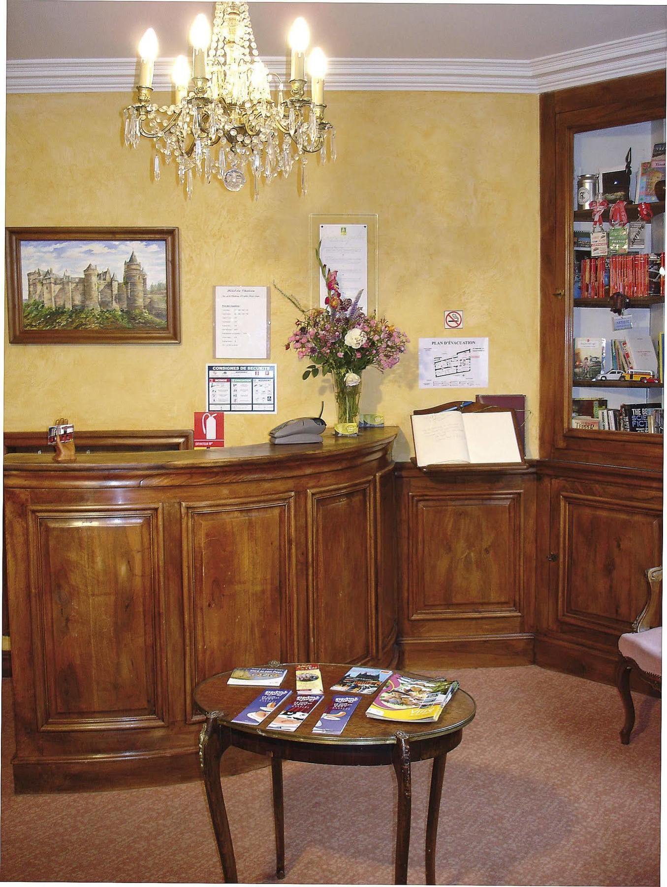 Hotel Du Chateau Витре Экстерьер фото