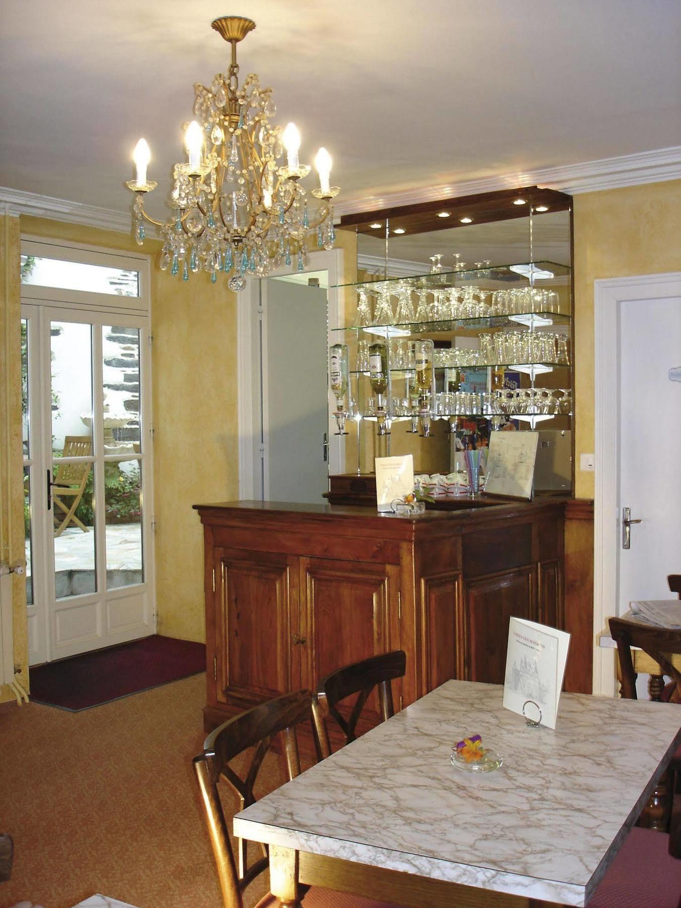 Hotel Du Chateau Витре Экстерьер фото